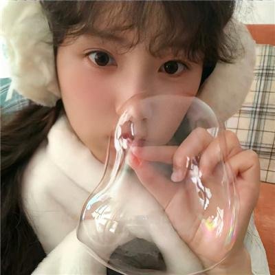 眼神阳光的男孩